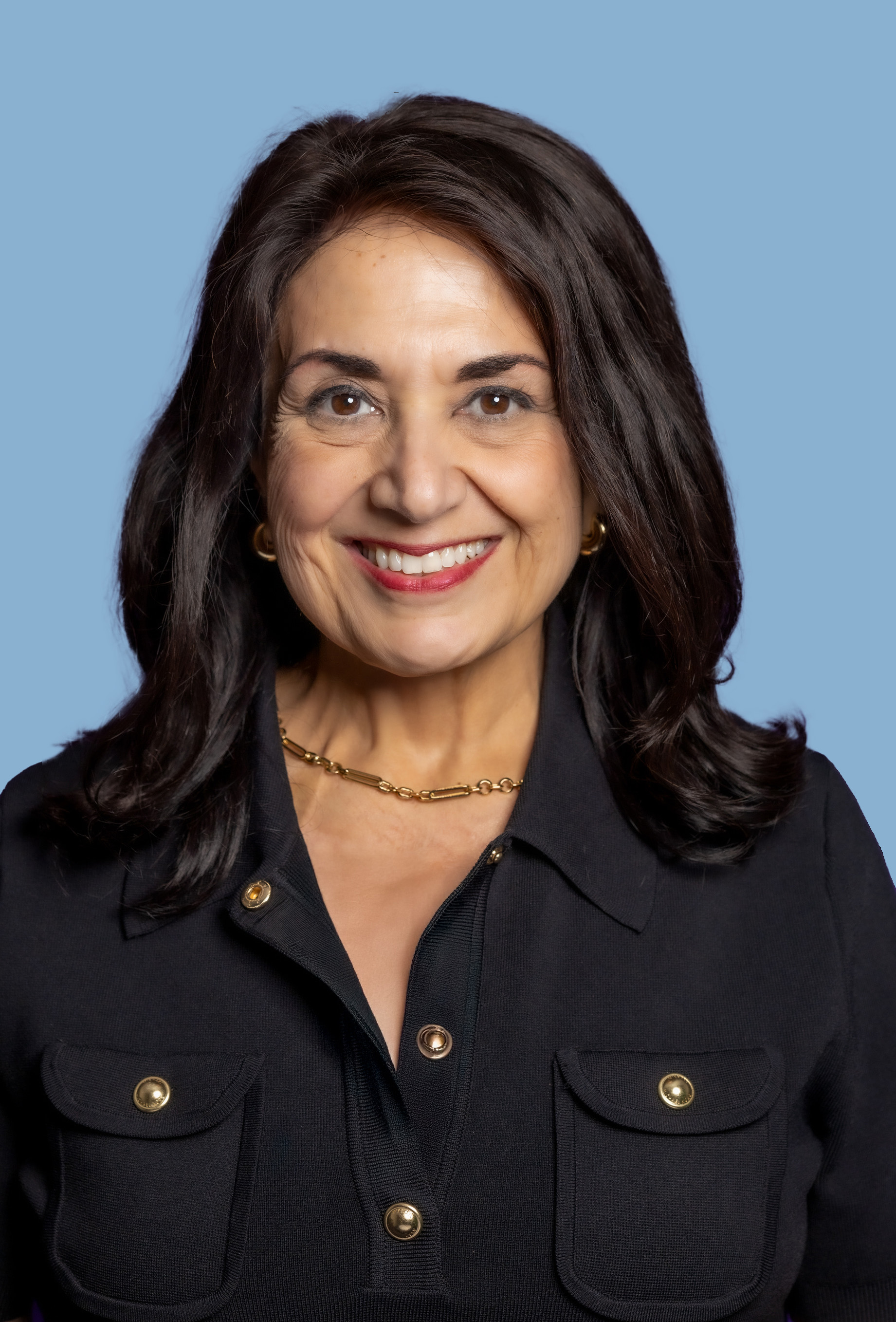 Nina Ozlu headshot